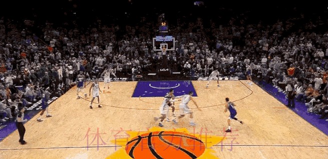 布莱克全场10投9中，三分4中3得到26分5篮板7助攻3抢断