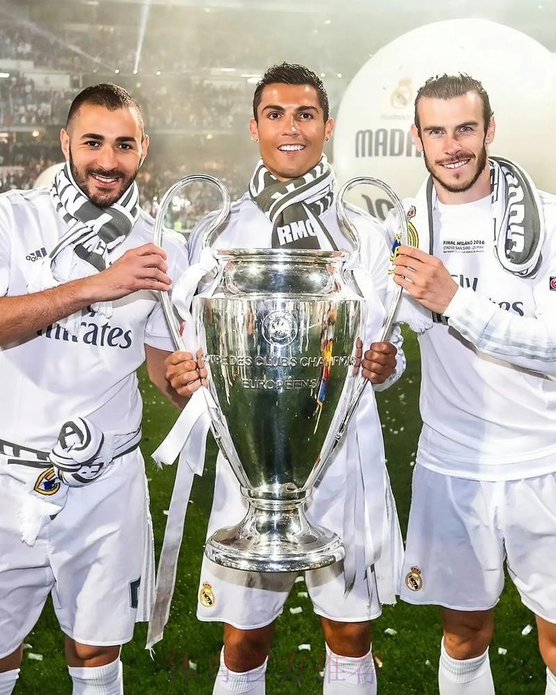 赫迪拉:本泽马就像队长 他在C罗离队后变得越来越好